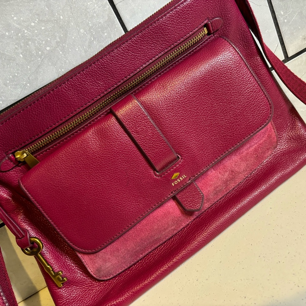 Fossil Pocketbook with wallet.